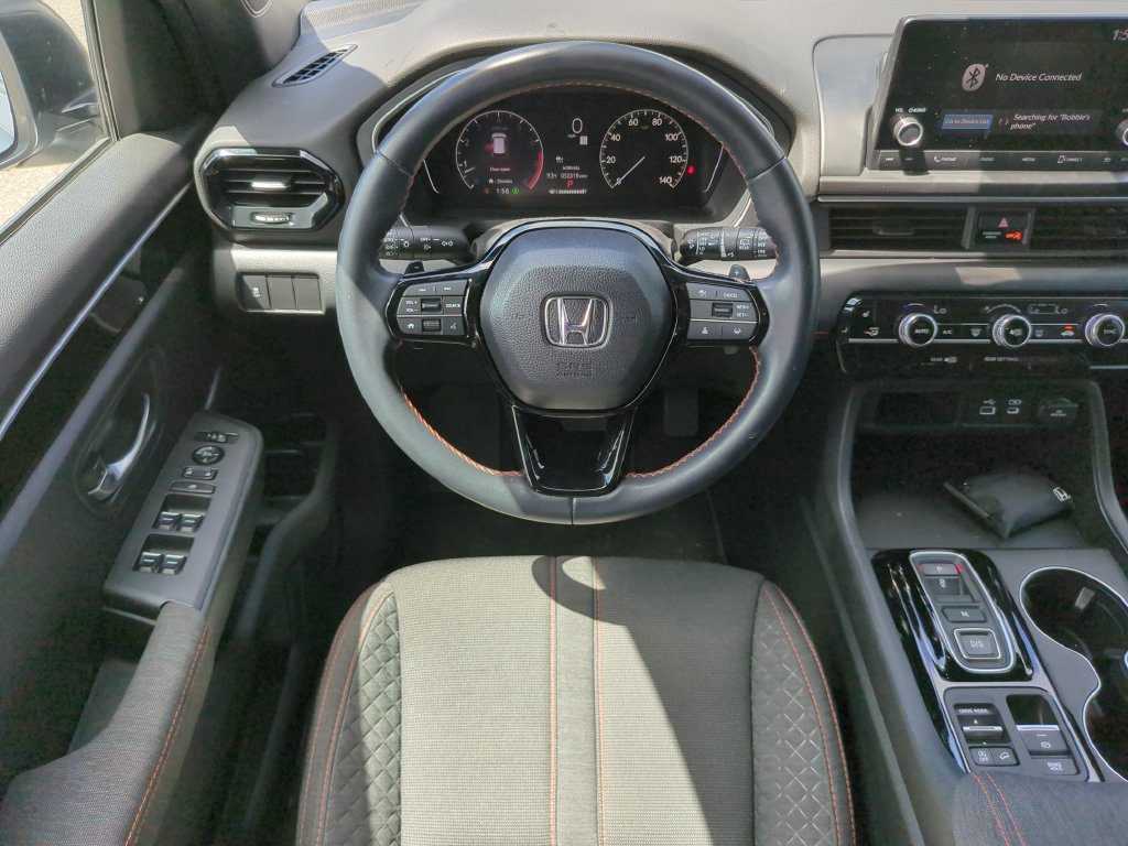 Used 2025 Honda Pilot Sport image 16