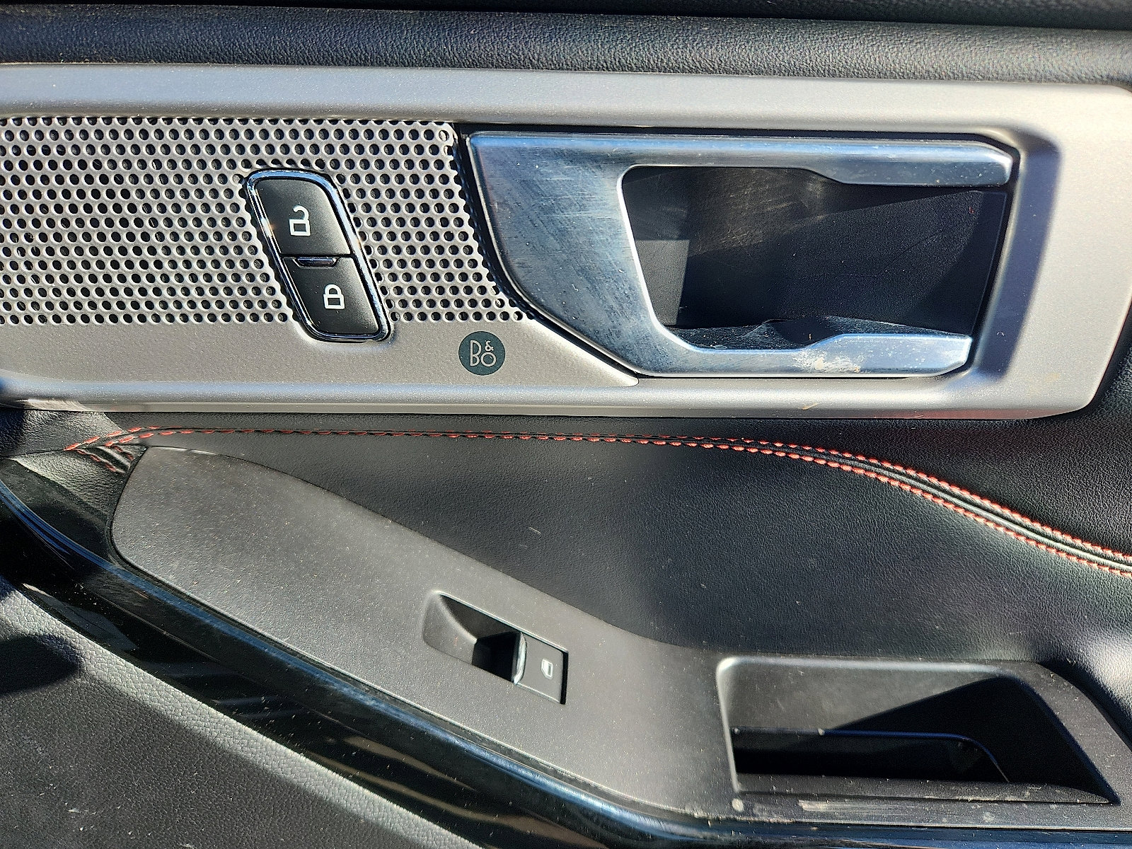 Certified 2022 Ford Explorer ST-Line w/ Class IV Trailer Tow Package image 36