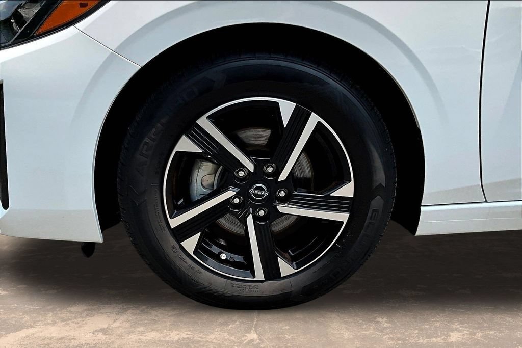 Used 2025 Nissan Sentra SV FWD image 36