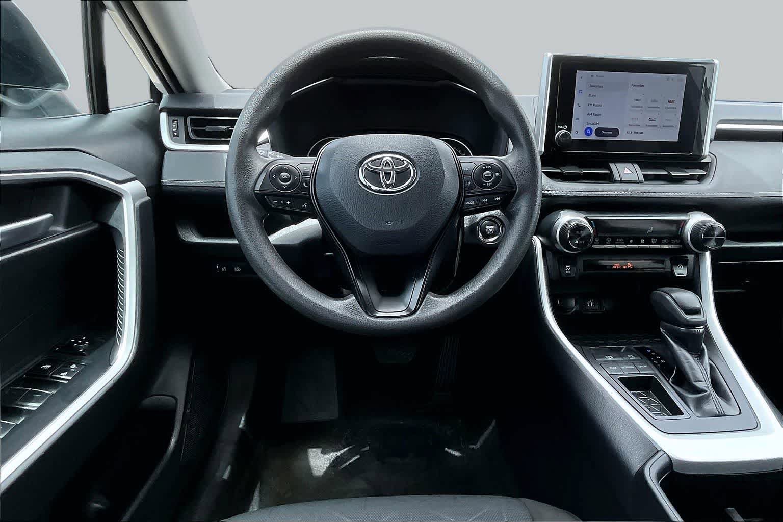 Used 2025 Toyota RAV4 XLE FWD image 6