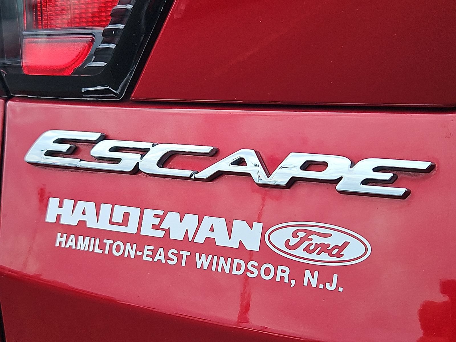 Certified 2018 Ford Escape SEL AWD/4WD image 30
