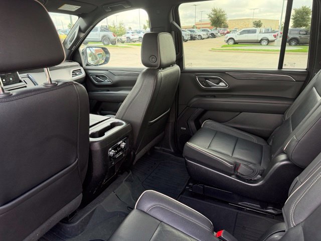 Used 2022 GMC Yukon XL SLT w/ SLT Luxury Package AWD/4WD image 25