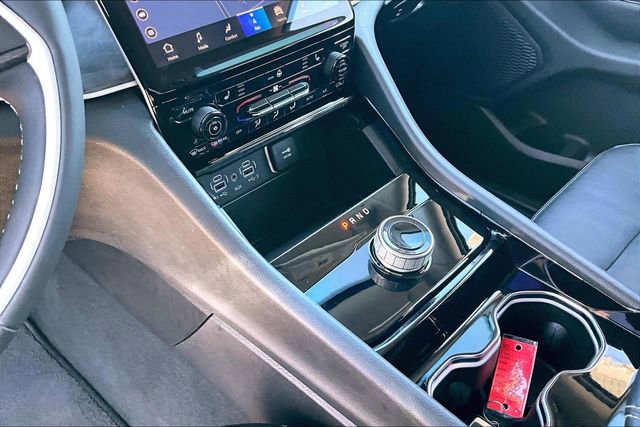 Used 2023 Jeep Grand Cherokee Limited w/ Black Appearance Package image 13