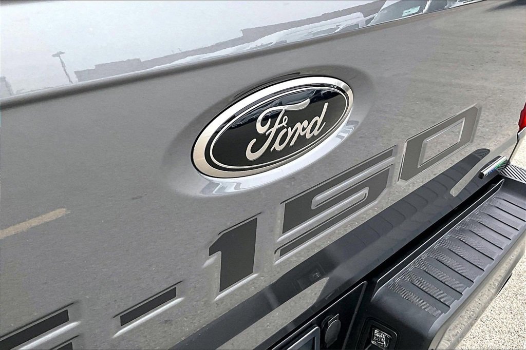 Certified 2022 Ford F150 Lariat w/ Equipment Group 502A High image 31