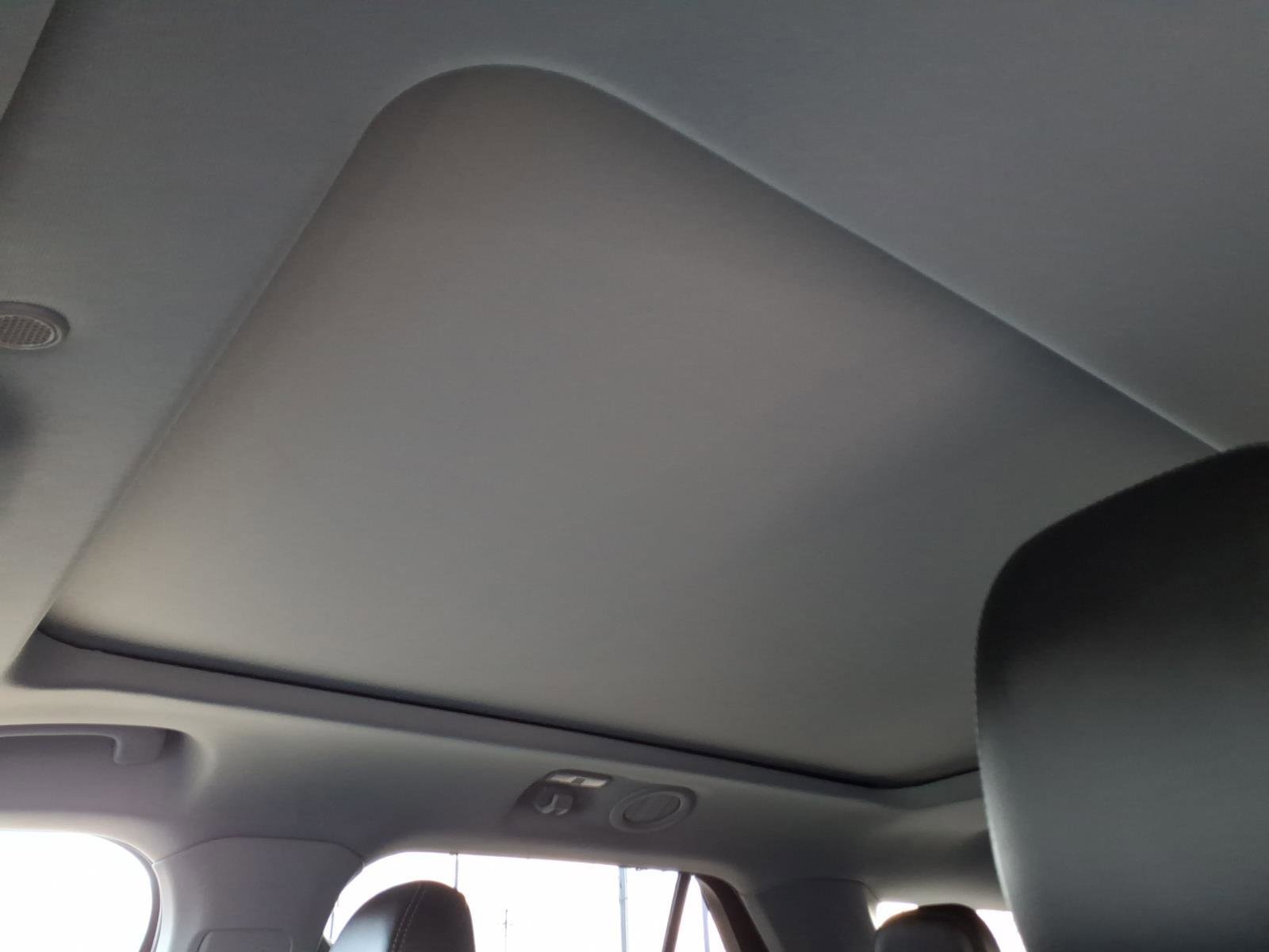 Certified 2022 Ford Explorer XLT w/ Equipment Group 202A image 28