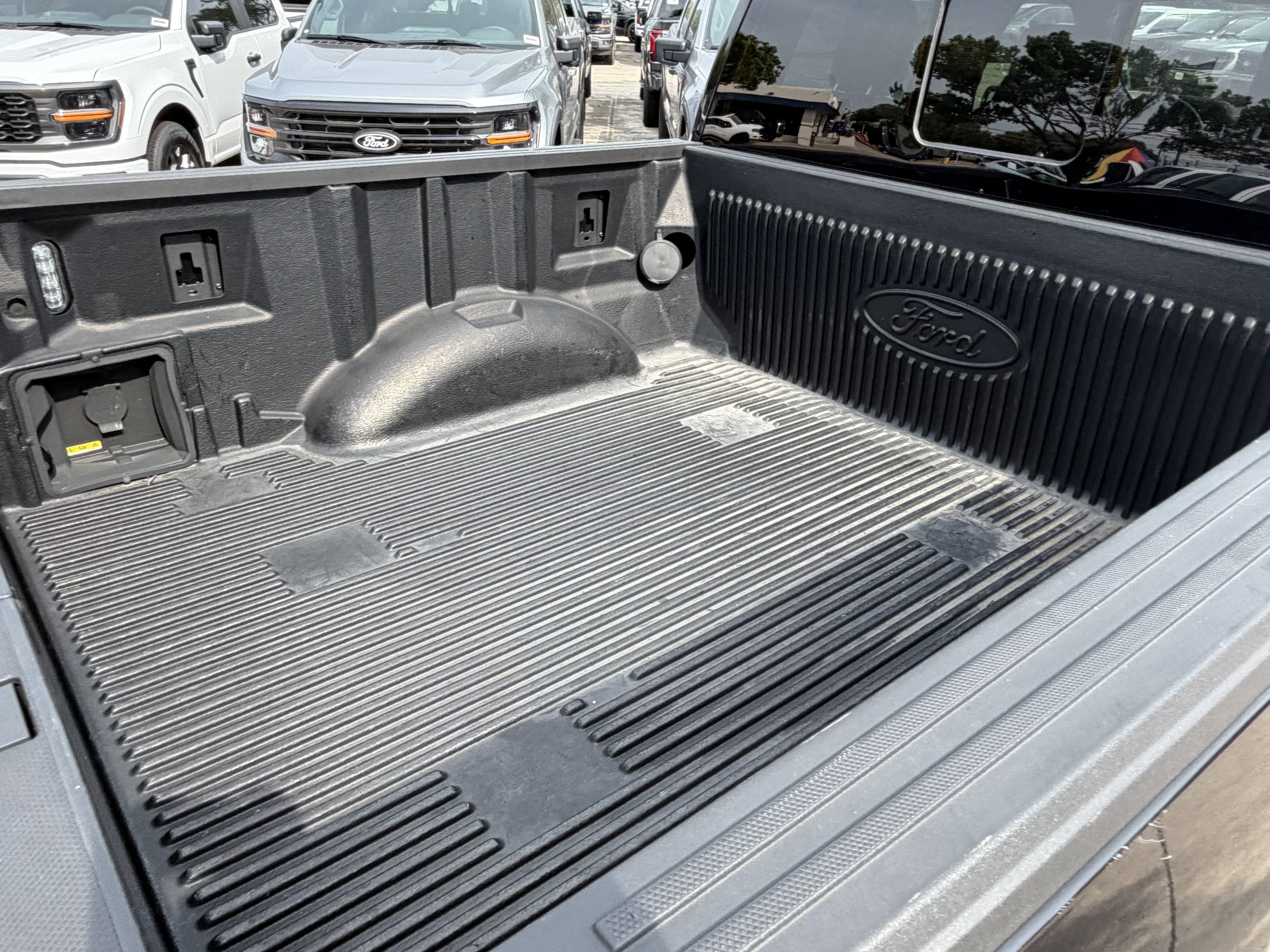 Certified 2023 Ford F150 Lariat AWD/4WD image 8