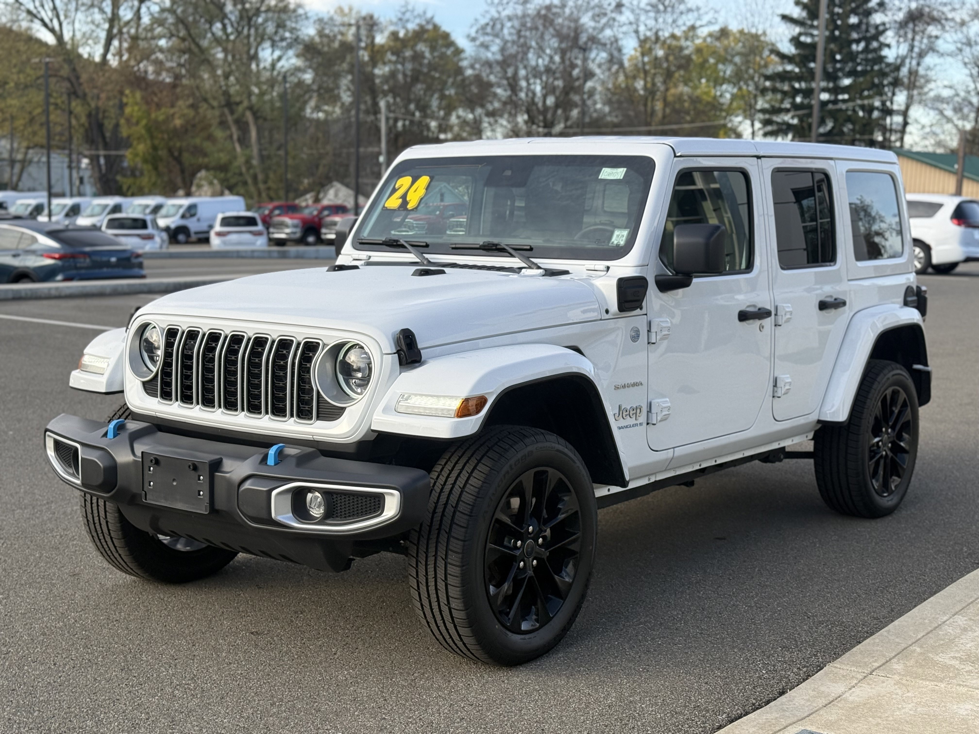 Used 2024 Jeep Wrangler Sahara 4xe image 5