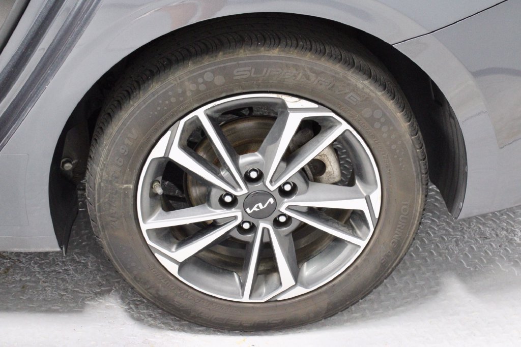 Used 2024 Kia Forte LXS FWD image 18