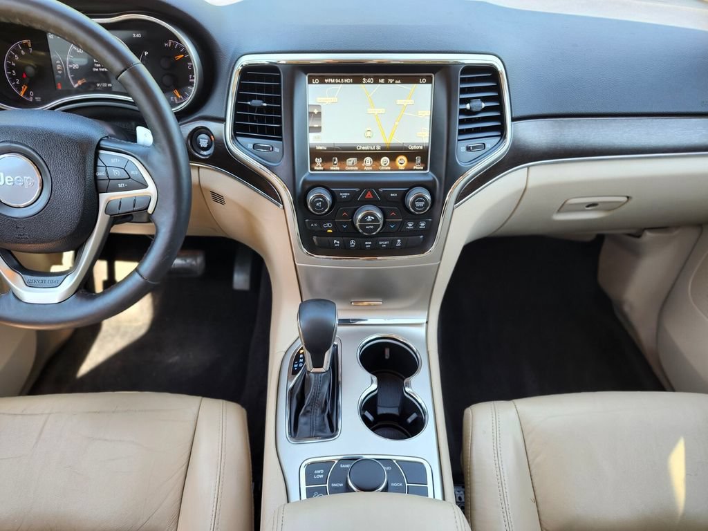 Used 2017 Jeep Grand Cherokee Limited AWD/4WD image 14