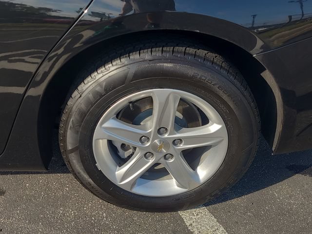 Used 2025 Chevrolet Malibu LT FWD image 9