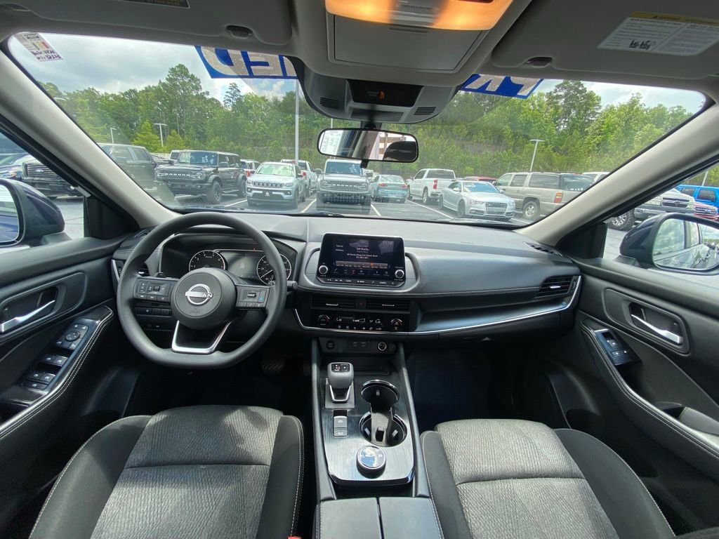 Used 2024 Nissan Rogue SV AWD/4WD image 25