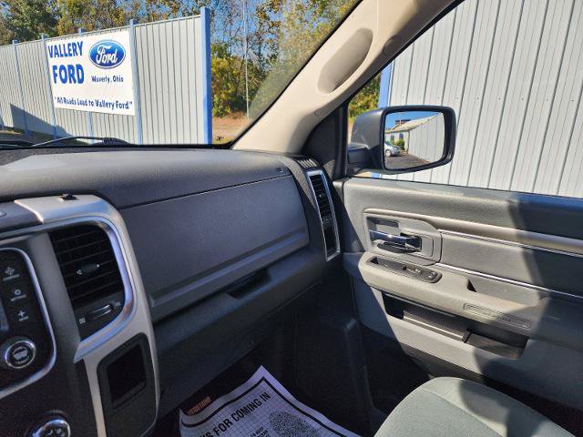 Used 2019 RAM 1500 Classic SLT AWD/4WD image 16