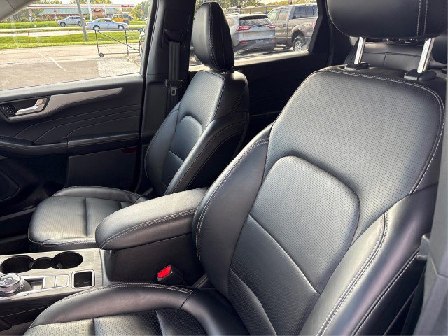 Certified 2025 Ford Escape Platinum AWD/4WD image 9