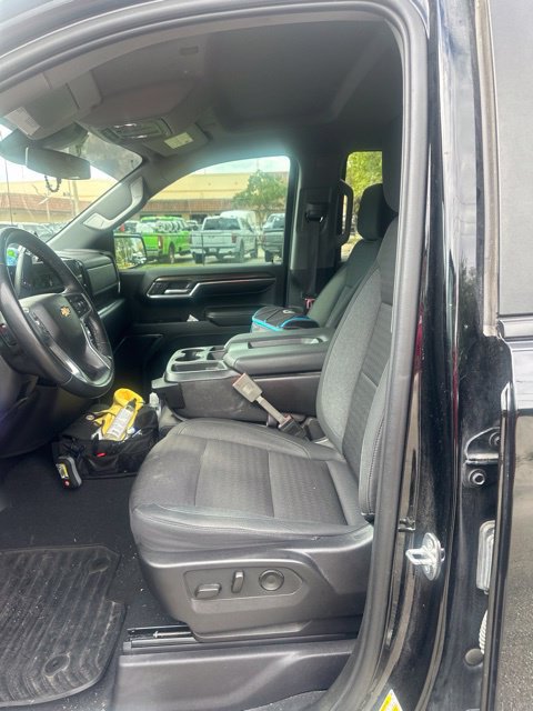 Used 2024 Chevrolet Silverado 1500 LT AWD/4WD image 4