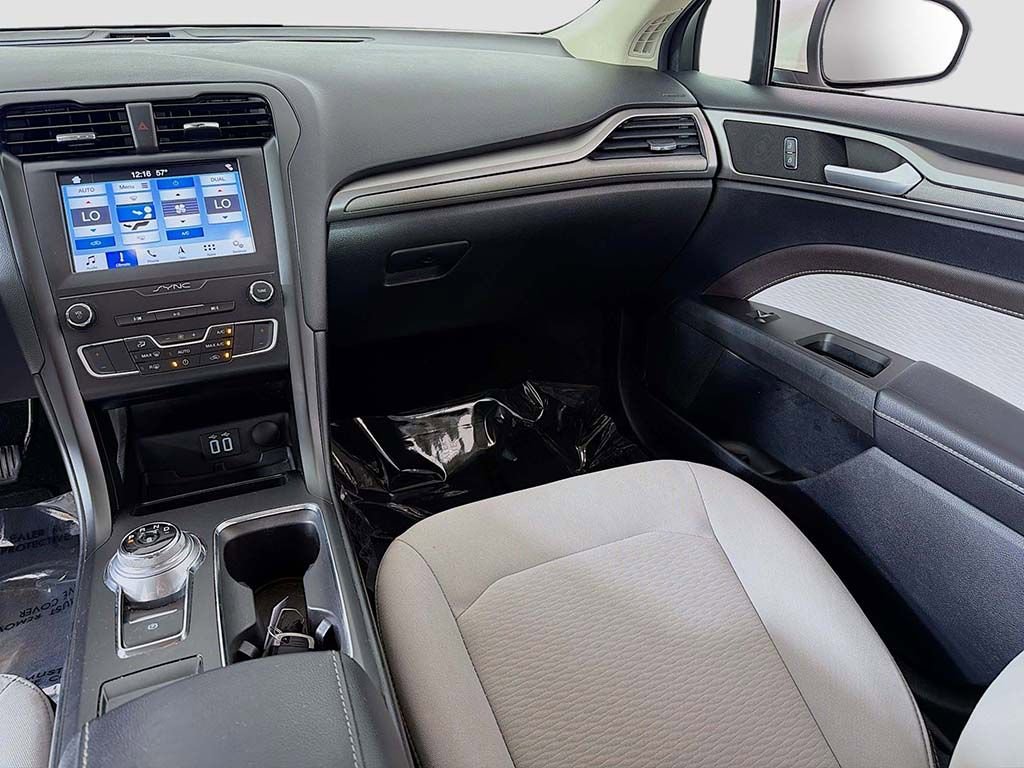 Certified 2019 Ford Fusion SE w/ Equipment Group 151A image 25