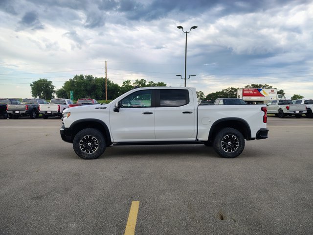 Used 2024 Chevrolet Silverado 1500 ZR2 w/ Technology Package AWD/4WD image 4