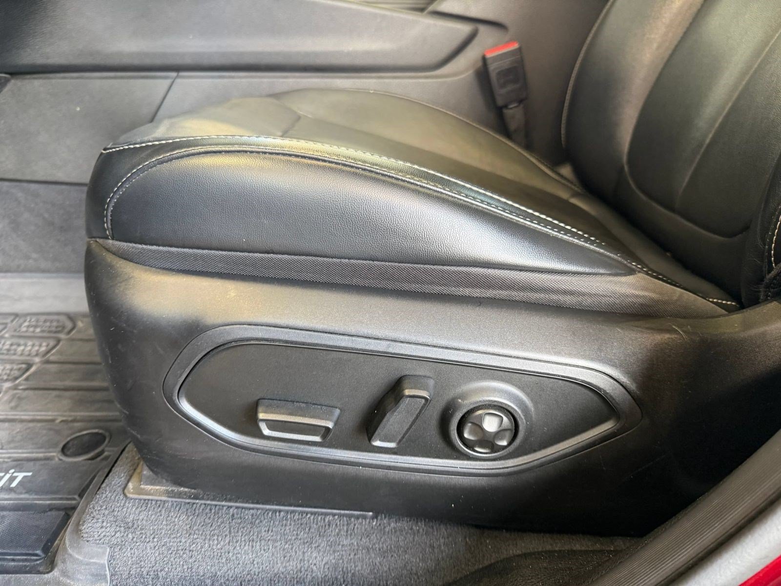 Used 2021 Jeep Grand Cherokee L Limited RWD image 14