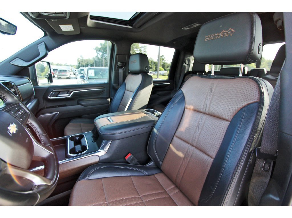 Used 2024 Chevrolet Silverado 3500 High Country w/ High Country Premium Package AWD/4WD image 34