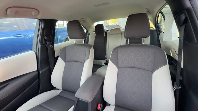 Used 2025 Toyota Corolla LE w/ Convenience Package image 18