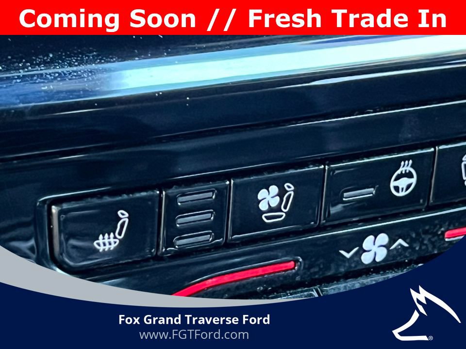 Used 2023 Jeep Grand Cherokee Overland w/ Luxury Tech Group IV AWD/4WD image 26