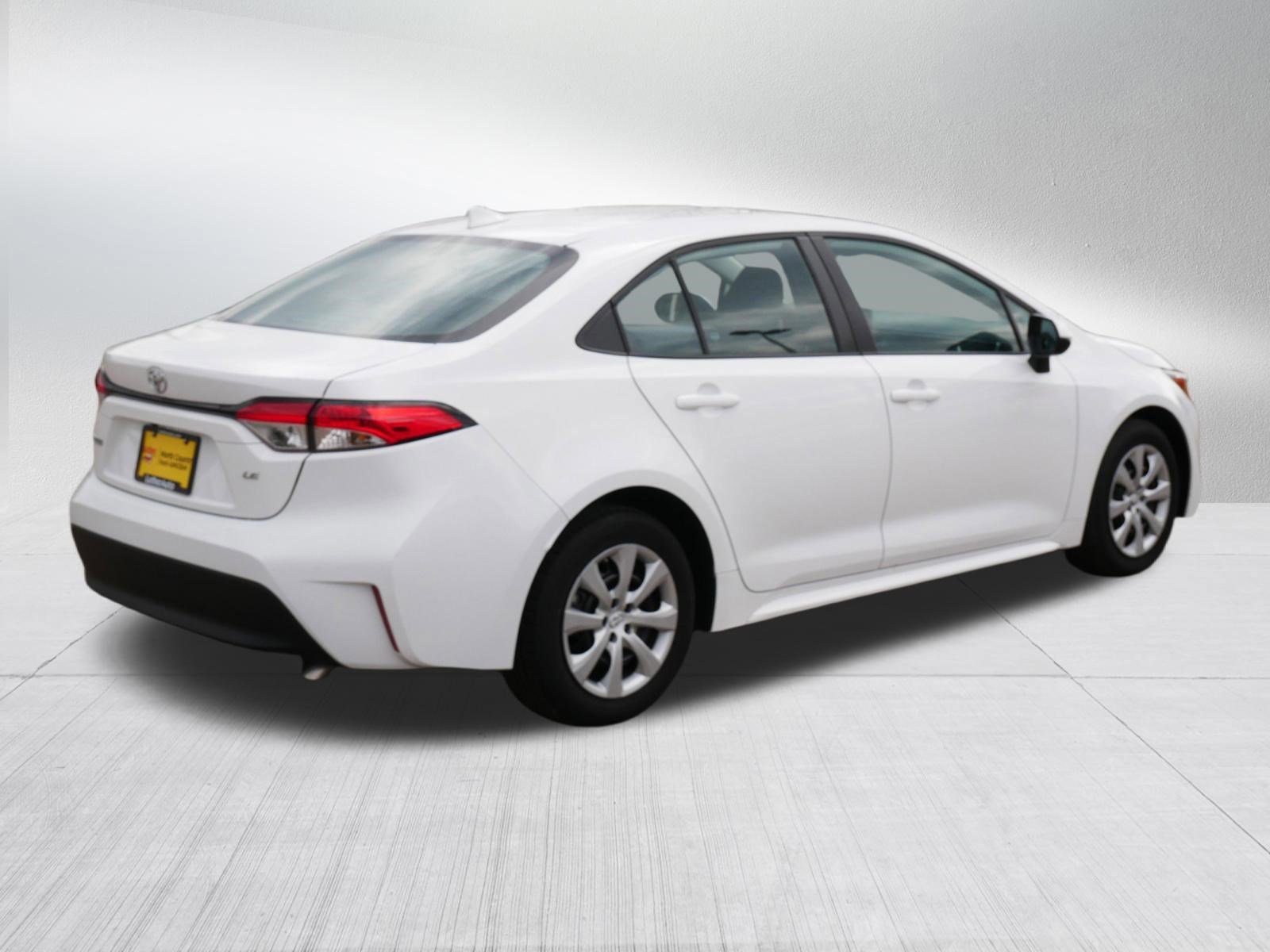 Used 2023 Toyota Corolla LE FWD image 5