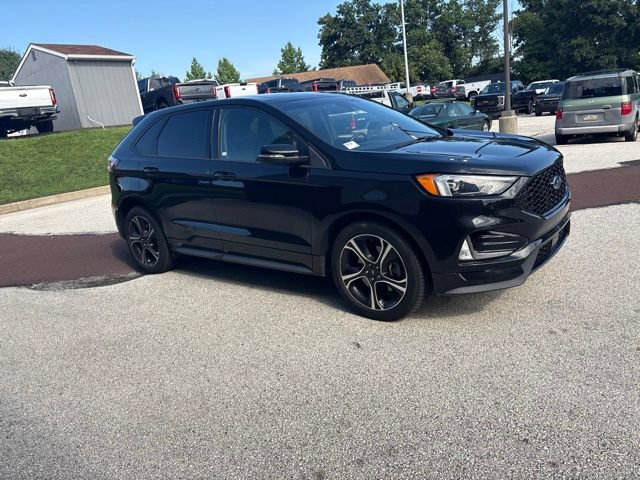 Certified 2019 Ford Edge ST w/ Cold Weather Package AWD/4WD image 15