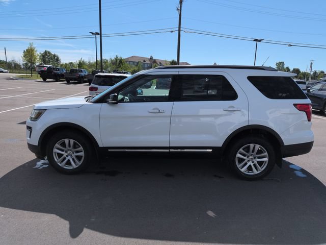 Certified 2018 Ford Explorer XLT w/ Equipment Group 202A AWD/4WD image 4