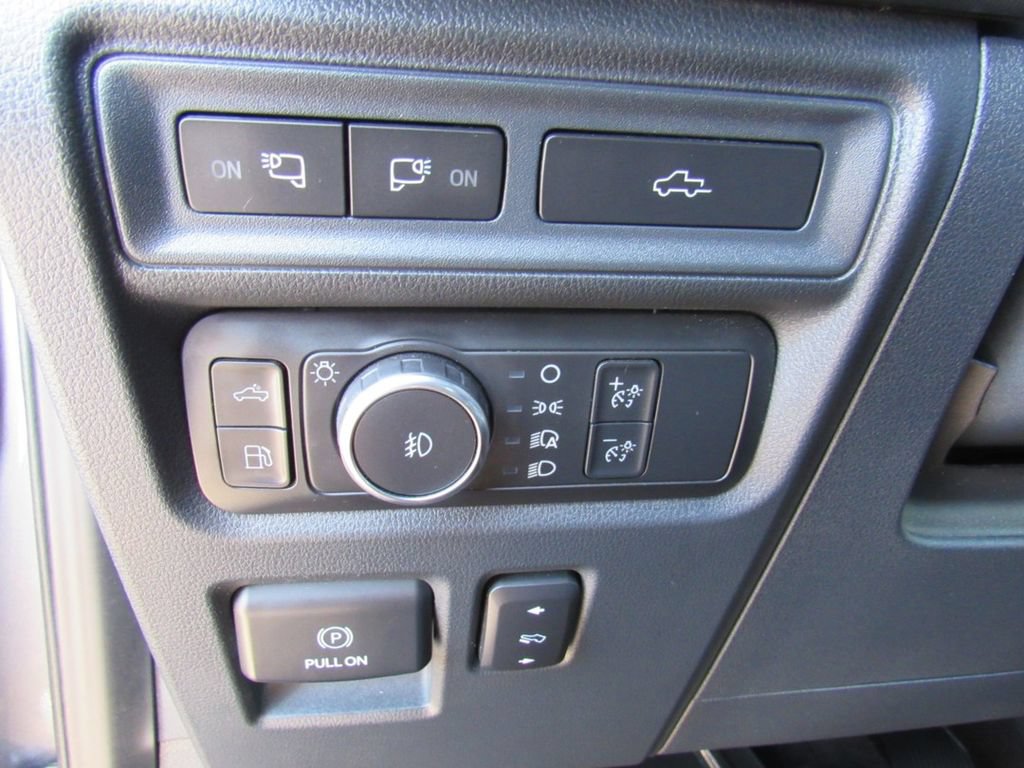 Certified 2022 Ford F150 Platinum w/ Equipment Group 701A High AWD/4WD image 15