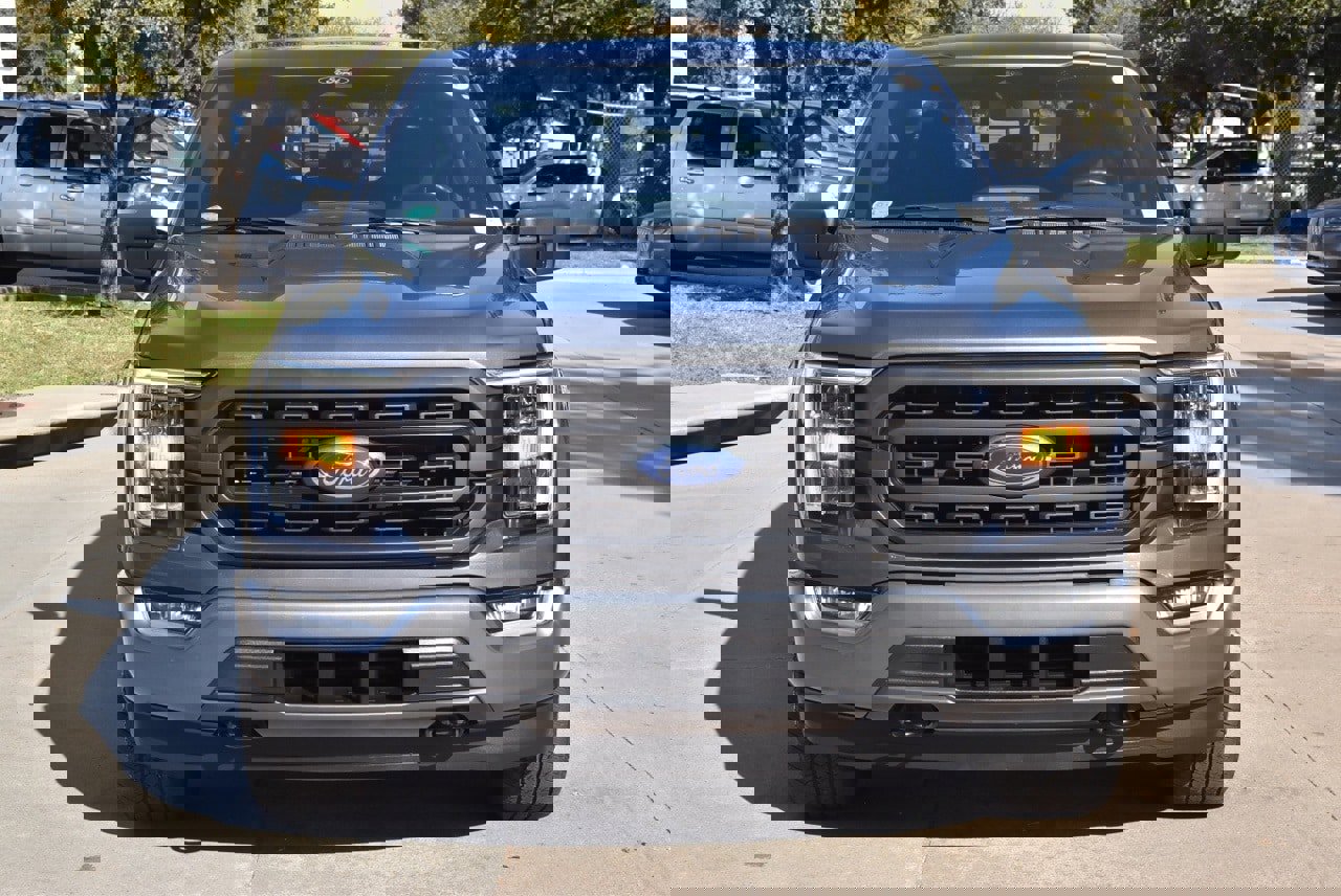 Certified 2022 Ford F150 XLT w/ Equipment Group 302A High image 3