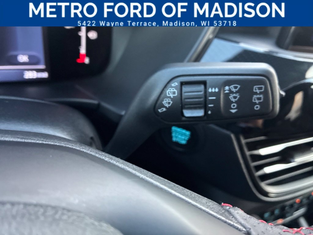 Certified 2025 Ford Escape ST-Line AWD/4WD image 27