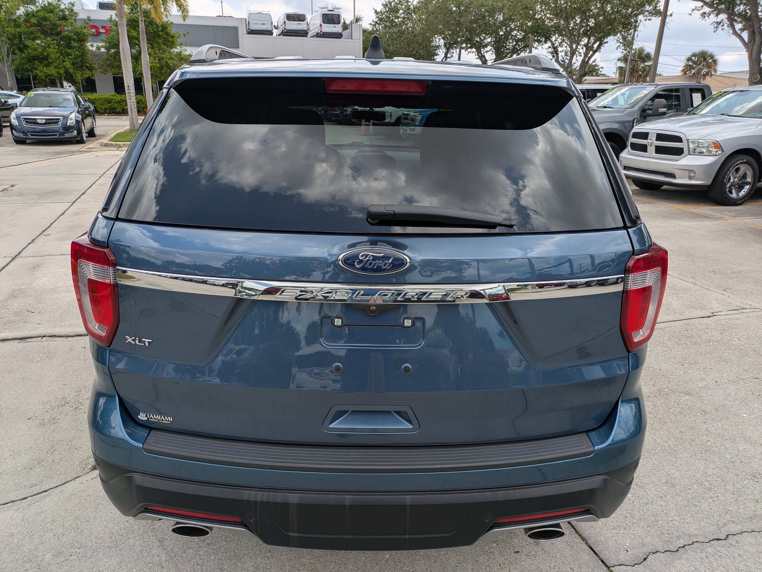 Certified 2018 Ford Explorer XLT FWD image 5