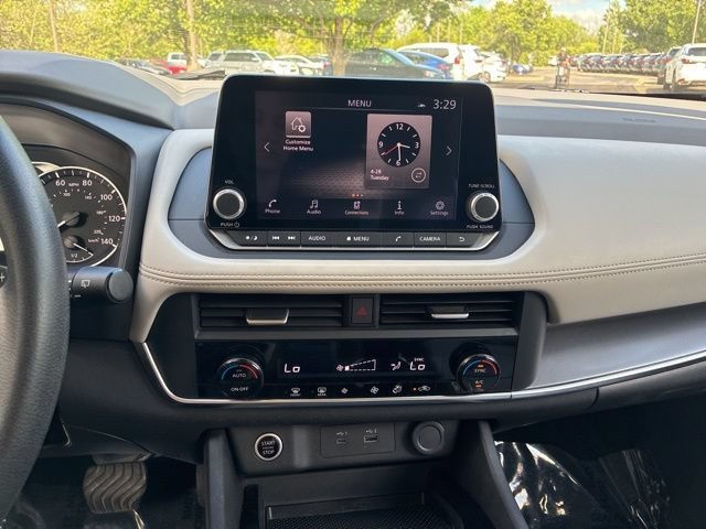 Used 2023 Nissan Rogue SV AWD/4WD image 20