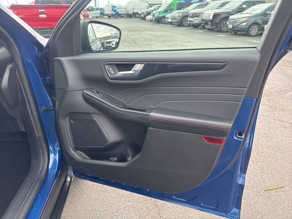 Certified 2023 Ford Escape ST-Line w/ Tech Pack #1 image 31