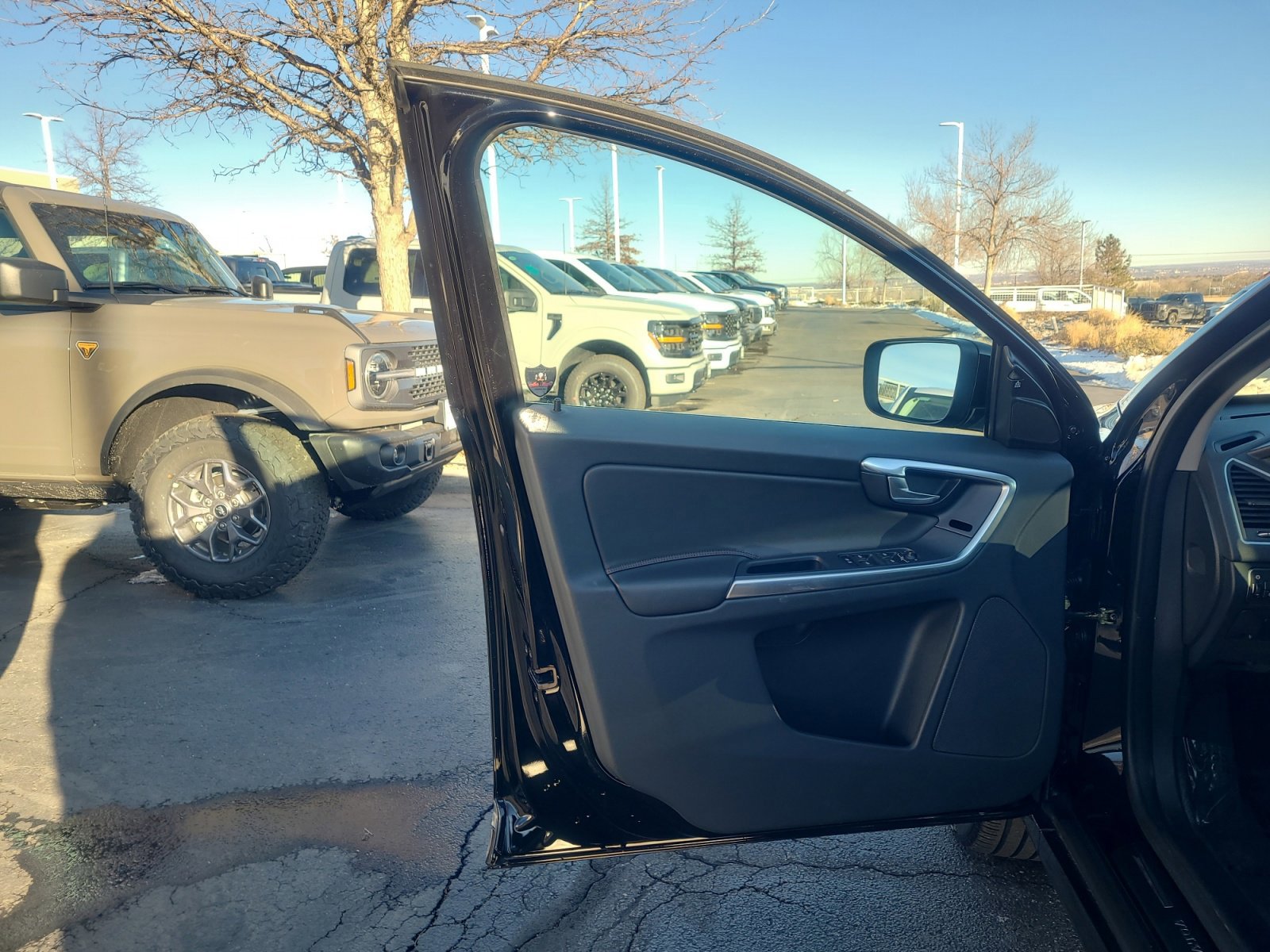 Used 2017 Volvo XC60 T5 Dynamic w/ Preferred Option Package image 13