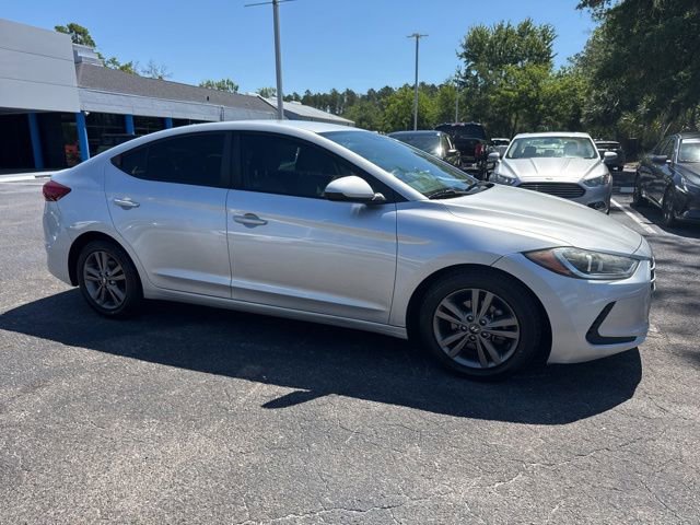 Used 2018 Hyundai Elantra SEL w/ Cargo Package FWD image 2