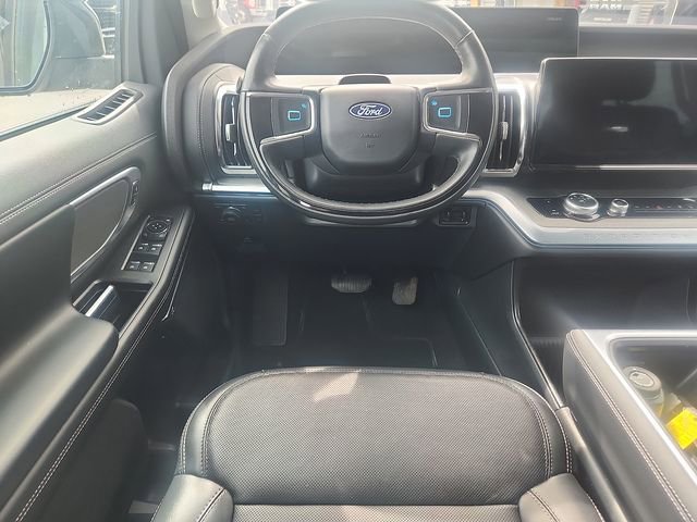 Certified 2025 Ford Expedition Platinum AWD/4WD image 9