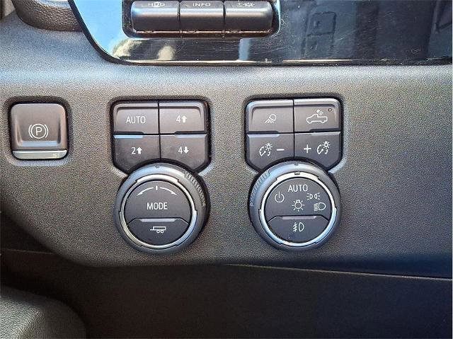 Used 2023 Chevrolet Silverado 1500 High Country w/ Technology Package image 24