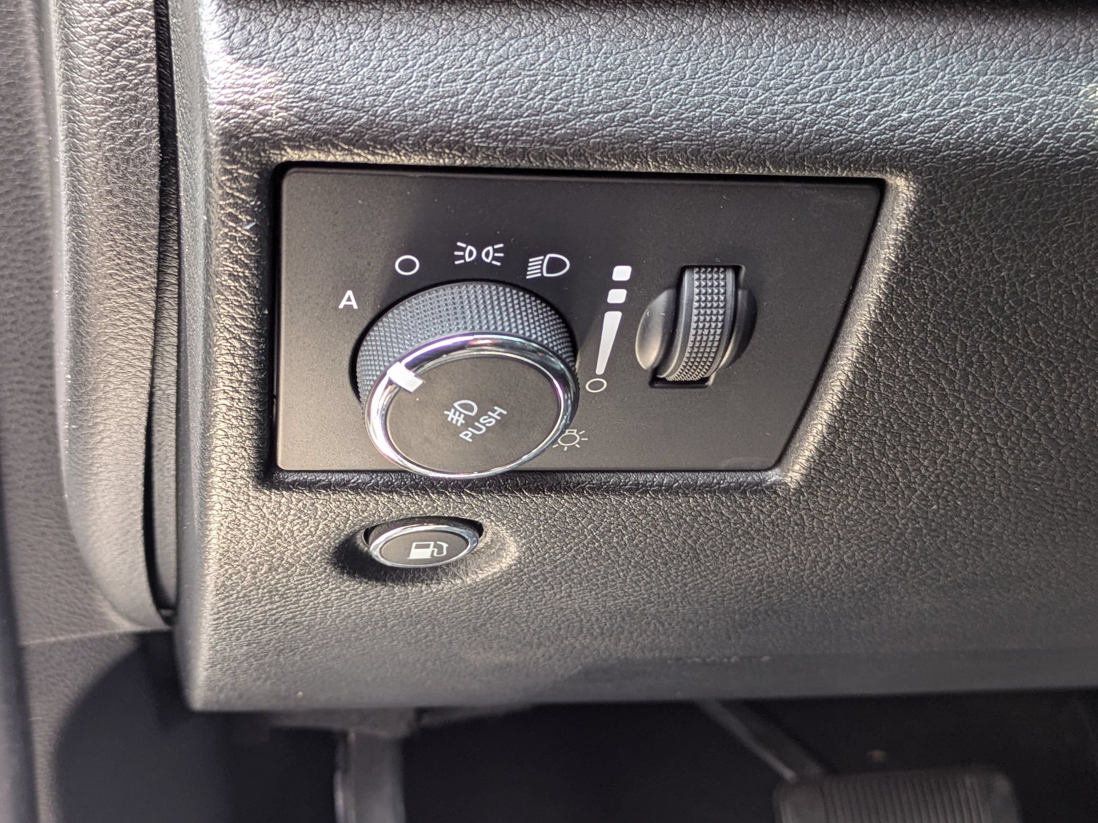 Used 2021 Jeep Grand Cherokee Limited w/ Quick Order Package 28K 80th AWD/4WD image 15