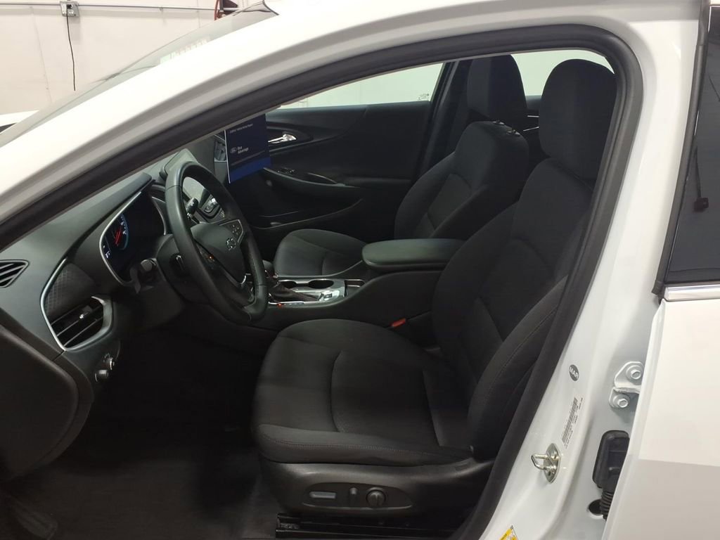 Used 2023 Chevrolet Malibu RS image 22