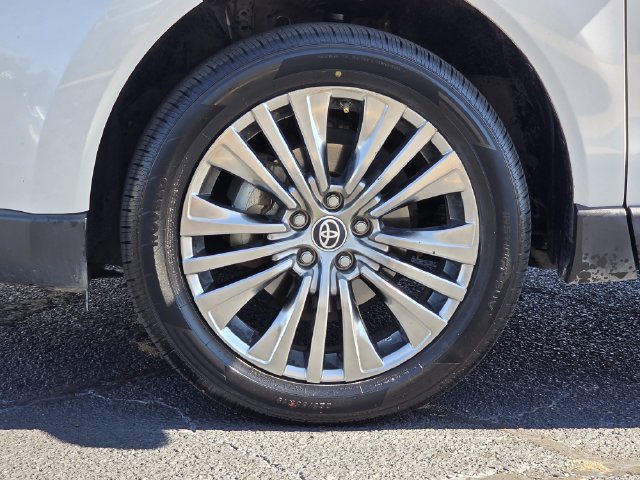 Used 2021 Toyota Venza XLE AWD/4WD image 34