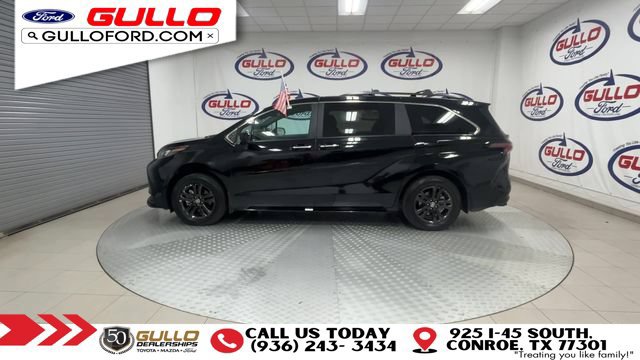 Used 2024 Toyota Sienna XLE Woodland Edition AWD/4WD image 5