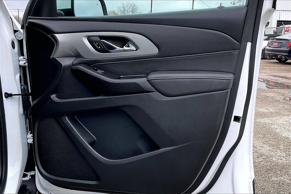 Used 2023 Chevrolet Traverse LT image 29
