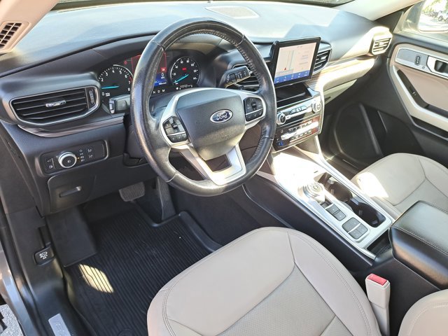 Certified 2021 Ford Explorer Limited w/ Hybrid Equipment Group 310A image 17