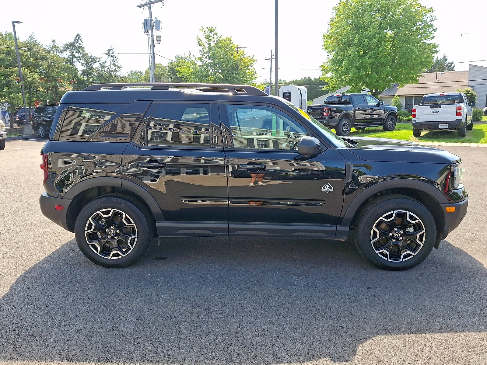 Certified 2025 Ford Bronco Sport Outer Banks w/ Outer Banks Tech Package+ AWD/4WD image 4