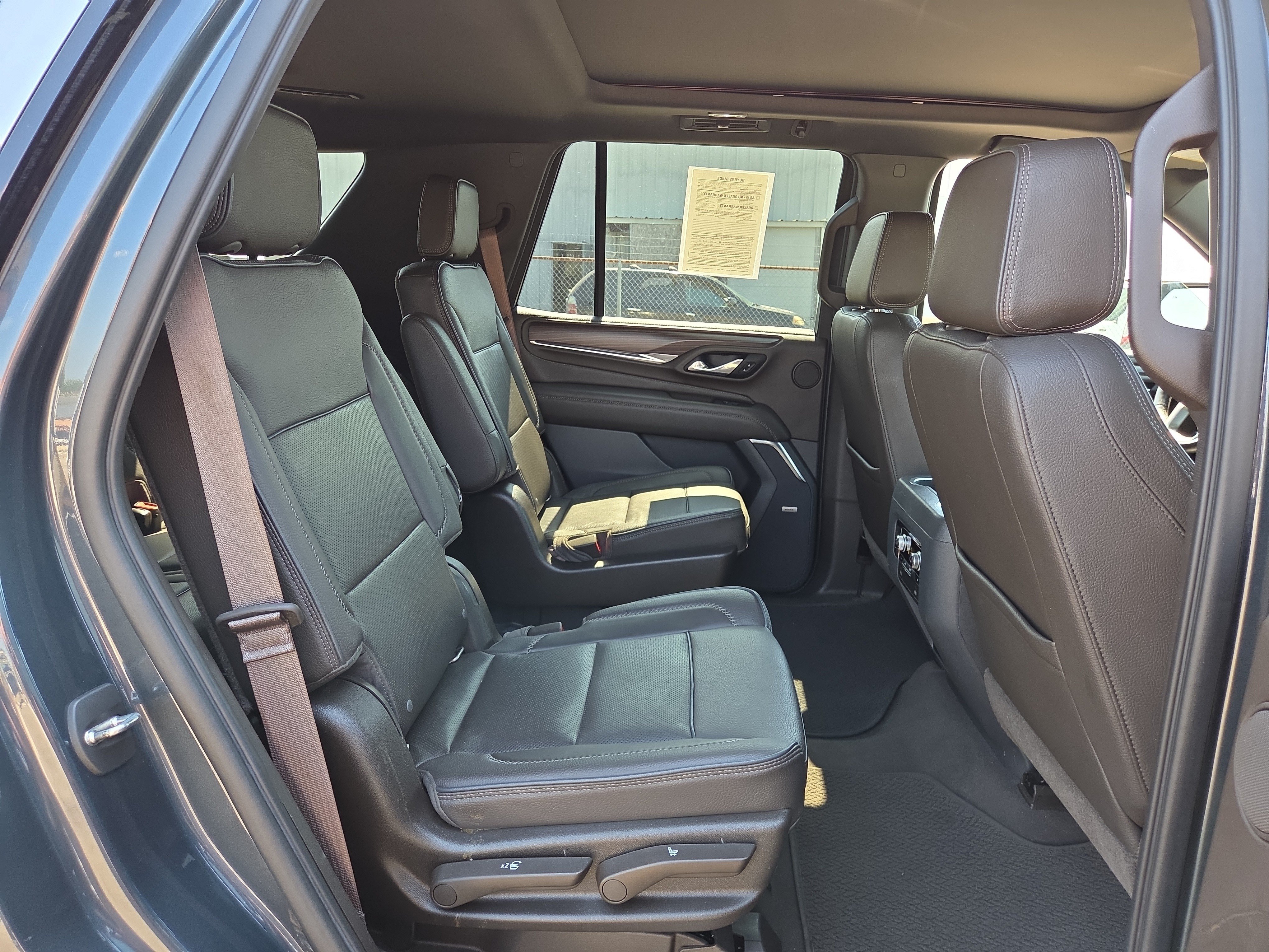 Used 2021 GMC Yukon Denali w/ Denali Premium Package AWD/4WD image 16