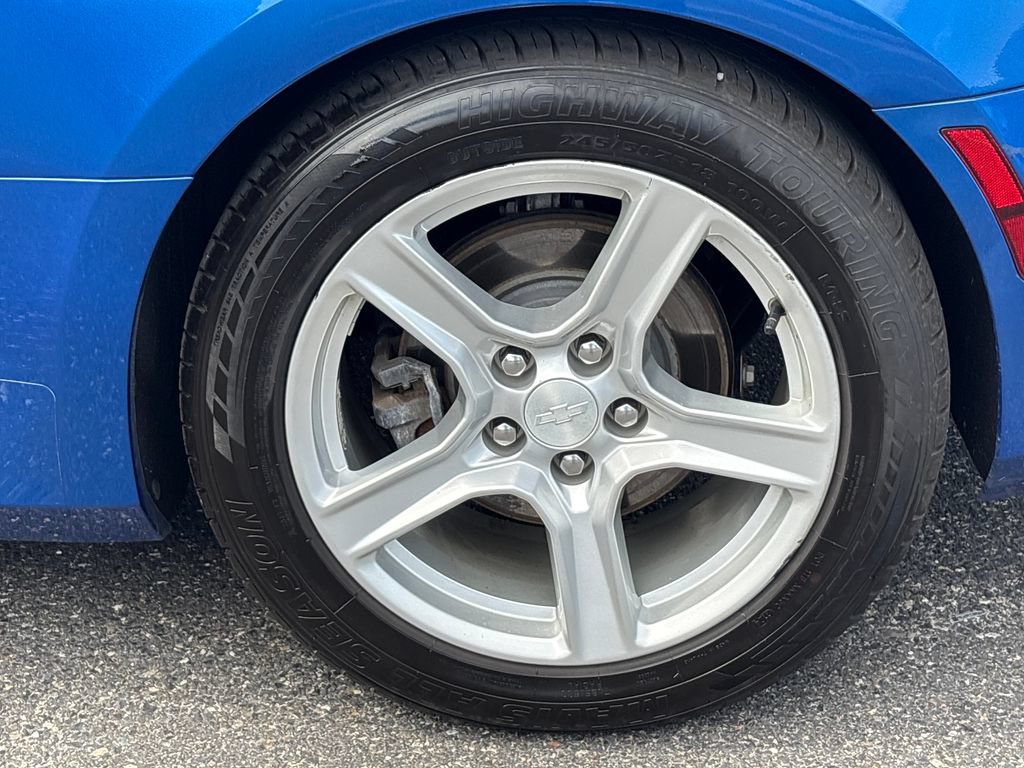 Used 2018 Chevrolet Camaro LT RWD image 18