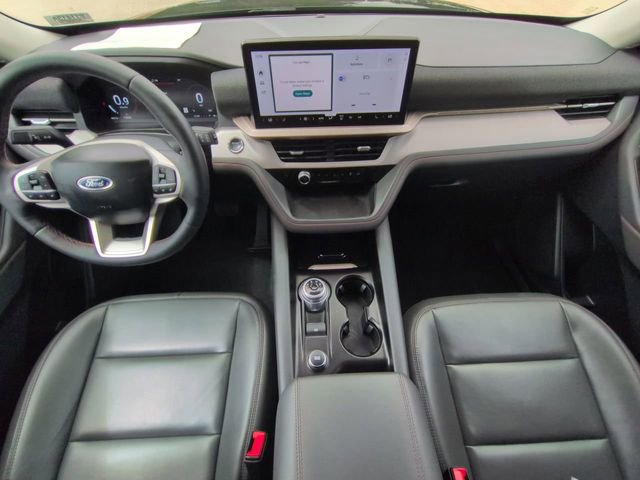 Certified 2025 Ford Explorer Active w/ Active Comfort Package RWD image 18