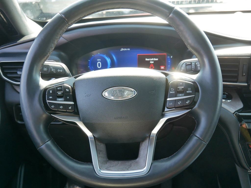 Certified 2023 Ford Explorer Platinum w/ Equipment Group 601A image 19