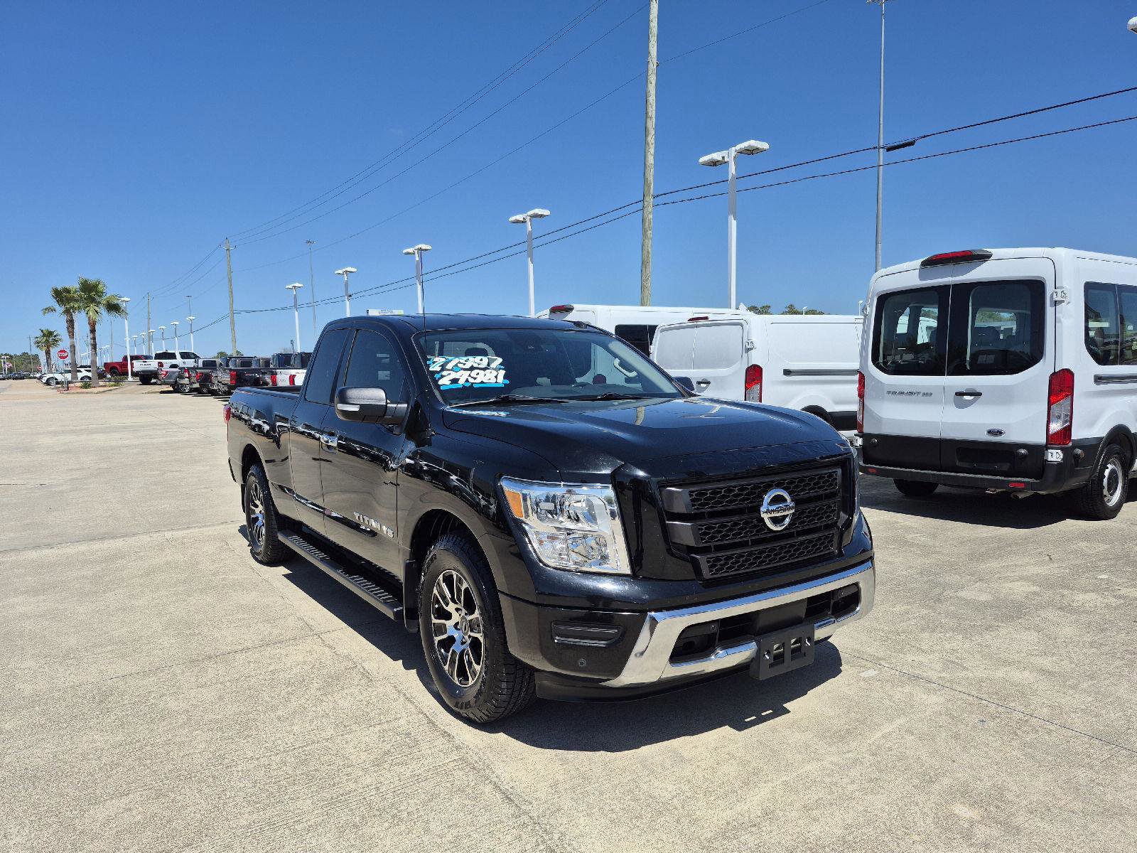 Used 2020 Nissan Titan SV w/ SV Convenience Package image 6