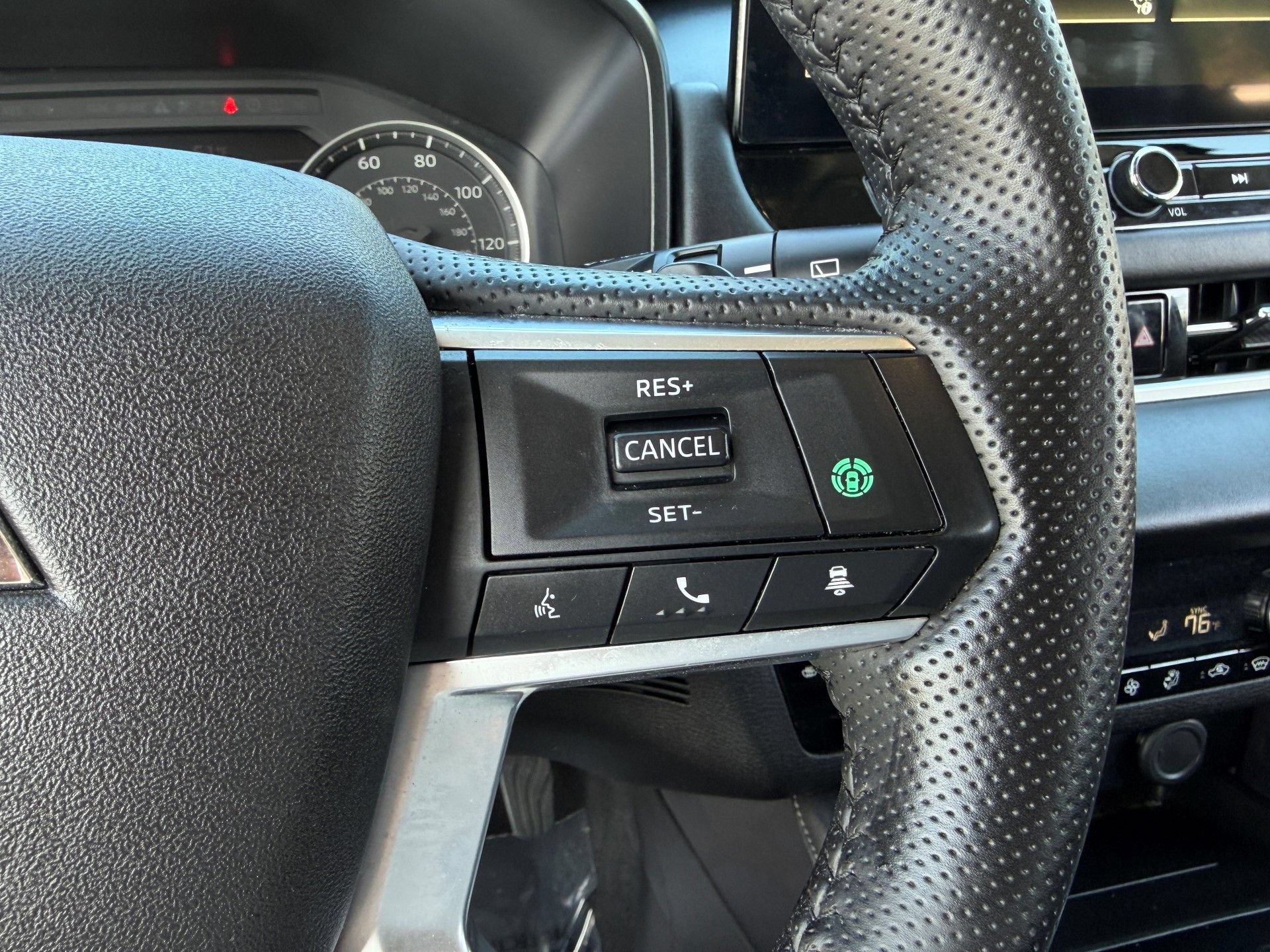 Used 2025 Mitsubishi Outlander SE AWD/4WD image 37